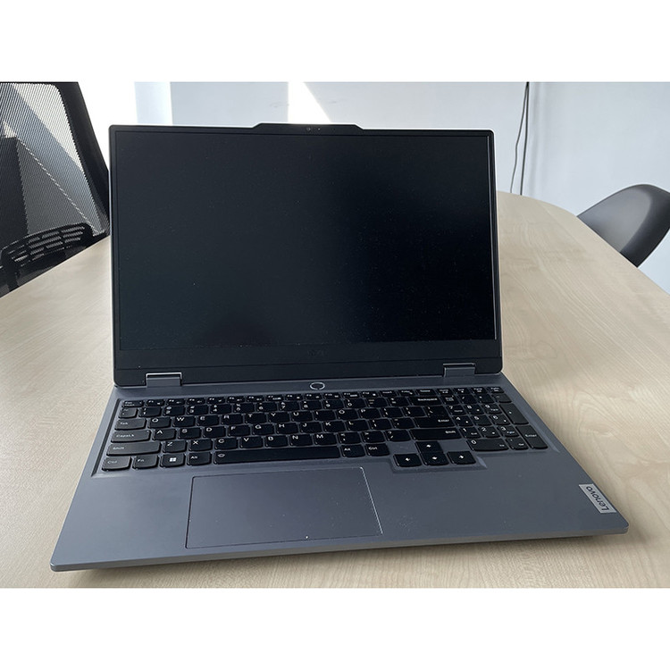 لپتاپ لنوو مدل LOQ 15IRX9 با پردازنده Core i7-13650HX و گرافیک RTX4050 6GB، رم DDR5 16GB با فرکانس 4800MHz، حافظه SSD با ظرفیت 512GB، نمایشگر 15.6 اینچ IPS با وضوح FHD و نرخ بهروزرسانی 144 هرتز، دارای نور پسزمینه کیبورد